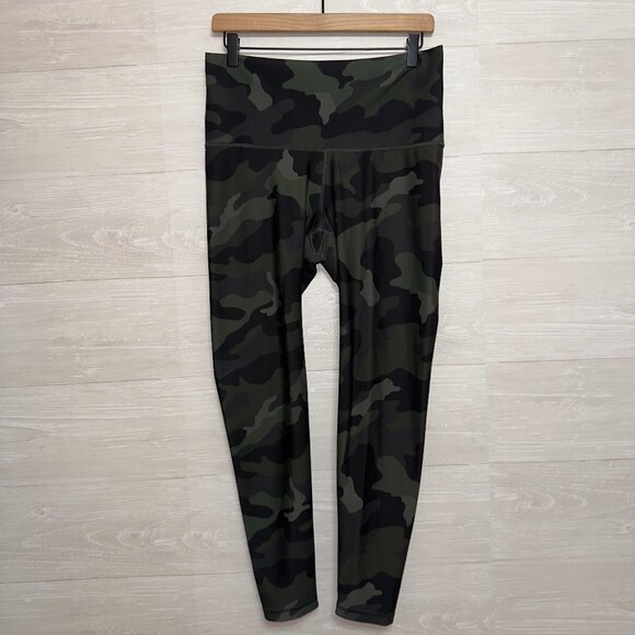 Old Navy Active Women's Size Large Petite Camo Print Powersoft 7/8 Leggings - Picture 2 of 7